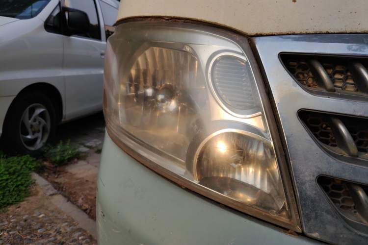 Used Foton Scenic 2011 2.0L Express Classic Long-Wheelbase Version 486EQV4 Right Front Headlight