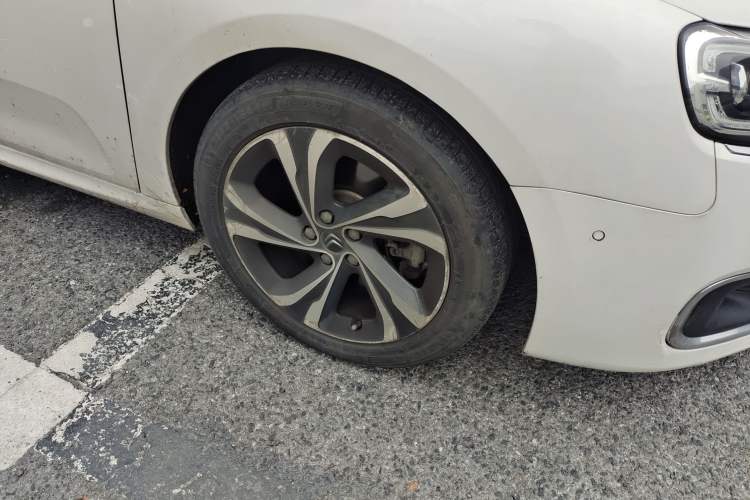 Used Citroen C6 2017 380THP Prestige Model Right Front Wheel Hub