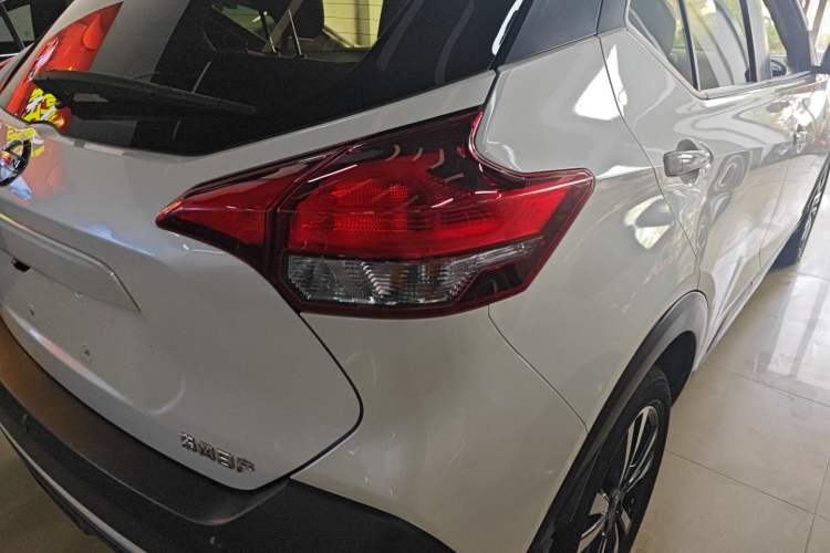 Used Nissan Kicks 2020 1.5L XL CVT Cool Enjoyment Edition Exterior 3