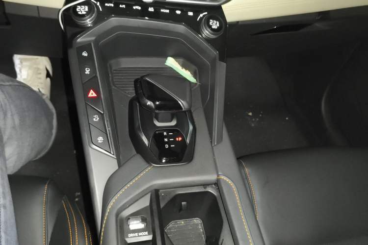 Used Lynk & Co 06 EM-P 2022 PHEV 84 km Range Pro Version