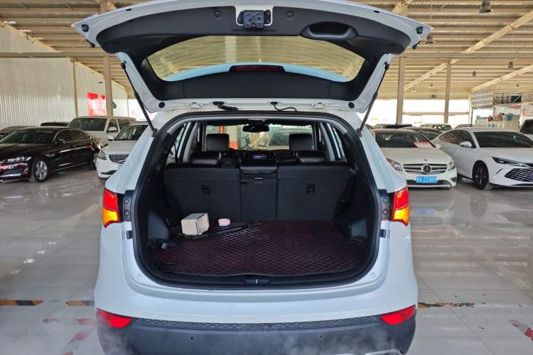 Used Hyundai Santa Fe 2013 2.4L Automatic 2WD Comfort Edition
