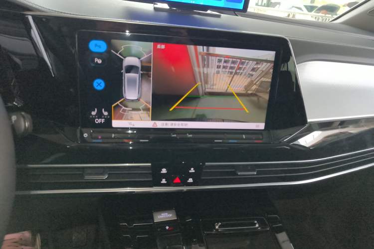 Used Volkswagen Talagon 2023 Facelift 380TSI All-Wheel-Drive Luxury Jiajing Pro 6-Seater Audio And AC Panel