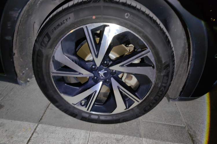 Used ARCFOX Alpha S 2022 708S+ 160kW Right Front Wheel Hub