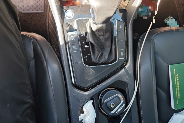 Used Volkswagen Tiguan L 2018 280TSI Automatic Two-Wheel Drive Comfort Edition Gear Lever