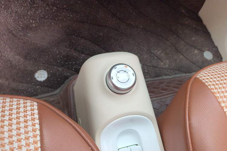 Used Wuling Hongguang MINIEV 2024 3rd Generation 215km Youth Edition Gear Lever