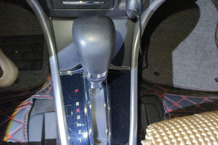 Used Honda Crider 2013 1.8L automatic luxury edition Gear Lever