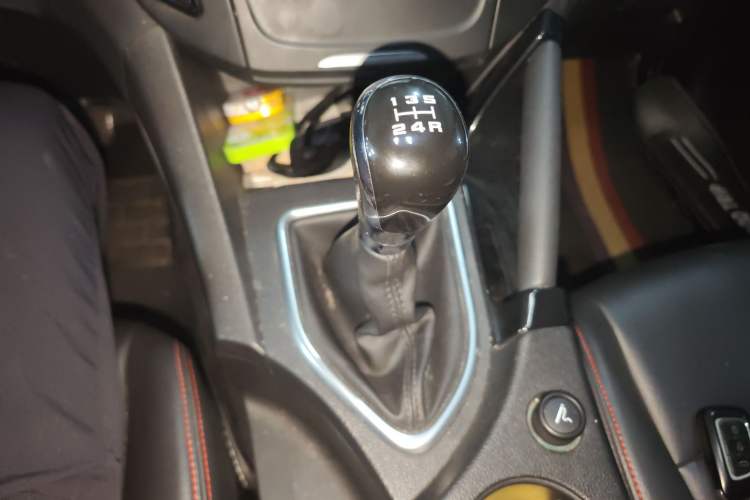 Used Dongfeng Aeolus AX7 2016 2.0L Manual Zhiyi Trim Gear Lever