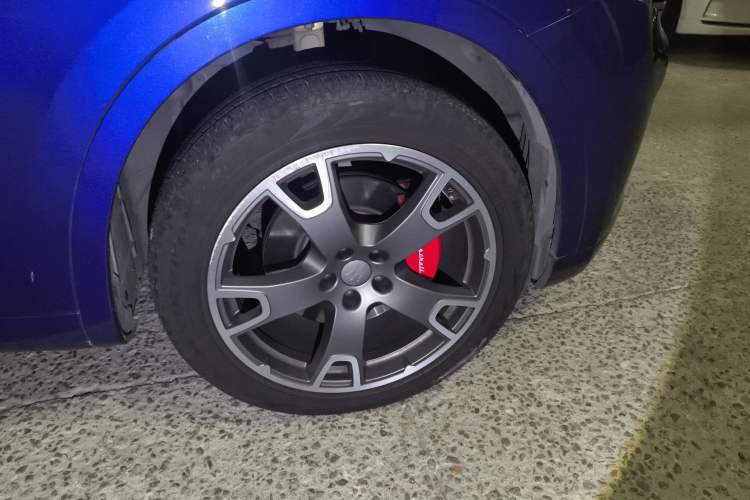 Used Maserati Levante 2016 3.0T Standard Edition Right Front Wheel Hub