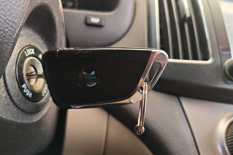 Used Hyundai Celesta 2011 1.6L Manual Comfort Edition Vehicle Key