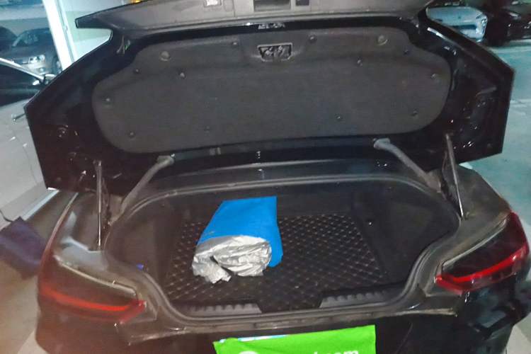 Used BMW Z4 2022 sDrive 25i M Sport Package Trunk