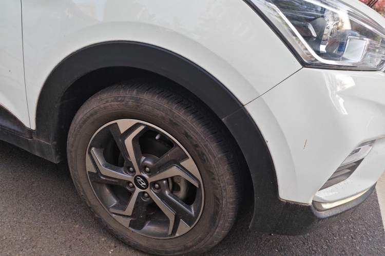Used Hyundai ix25 2017 1.6L Automatic Smart Version Right Front Wheel Hub