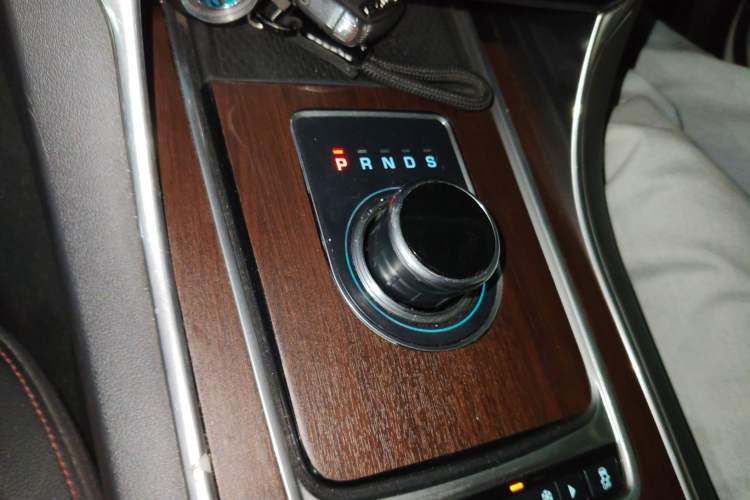 Used Jaguar XE 2017 2.0T 200 PS R-Sport
