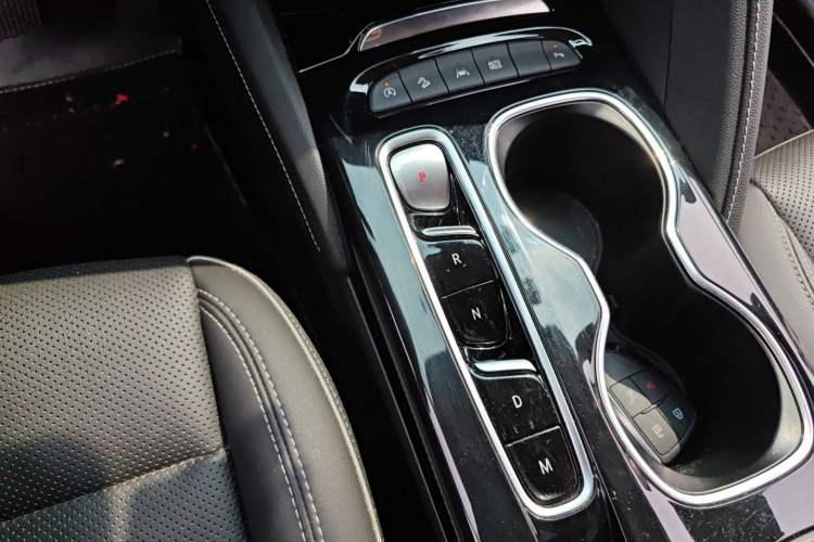 Used Buick Envision 2021 Encore Plus 652T Five-Seat All-Wheel-Drive Luxury Model Gear Lever