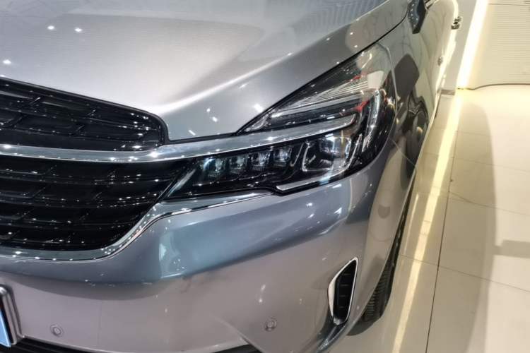 Used Buick GL8 2022 Land Business Class 652T Smart Deluxe Model Left Front Headlight