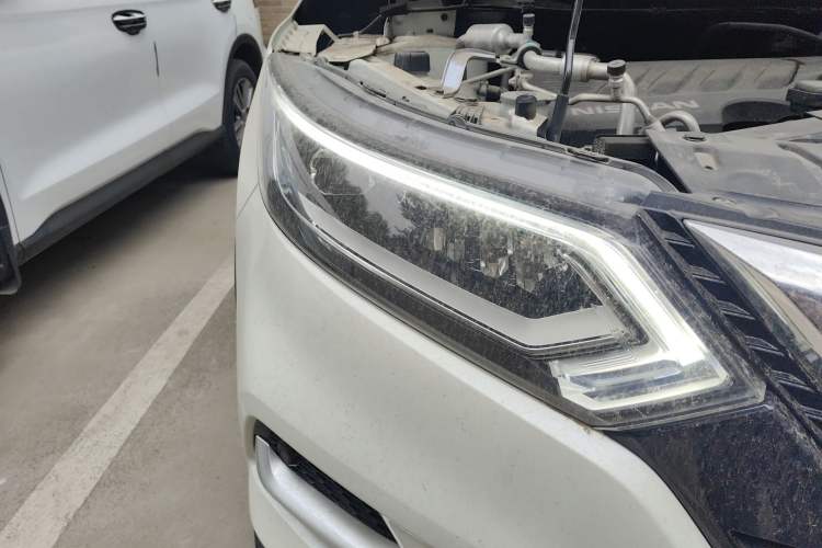 Used Nissan Qashqai 2022 2.0L CVT XV Premier Luxury Edition Right Front Headlight