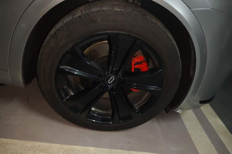 Used Hima AITO M8 2025 Extended-Range Max+ Version 53.4 kWh 6-Seater Edition
