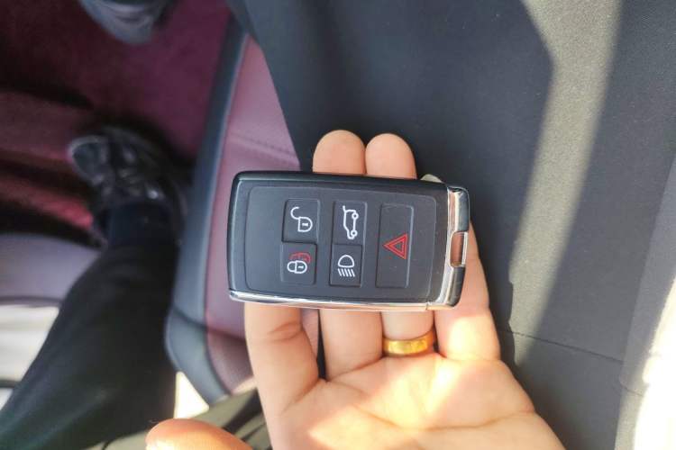 Used Land Rover Range Evoque 2021 Range Rover Velar 249 PS R-Dynamic S Performance Edition Vehicle Key