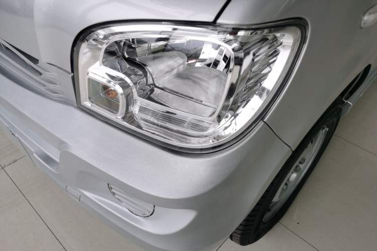 Used Wuling Zhiguang 2023 1.5L Practical Version 5/7 Seats Left Front Headlight