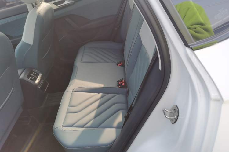 Used Volkswagen Tharu 2024 300TSI Two-Wheel-Drive Moon Luxury Edition Left Rear Seat