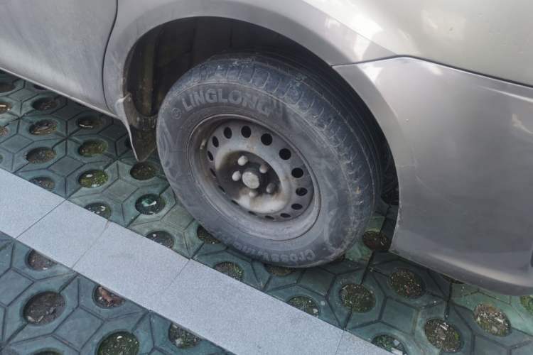 Used FORTHING Lingzhi 2015 M5 Q7 2.0L 7-seat Long-Wheelbase Comfort Model
