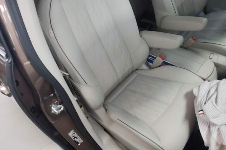 Used Buick GL8 2021 Land Cruiser Executive Class 652T Luxury Model
