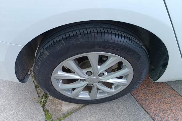 Used Roewe i5 2020 1.5L Manual 4G Connect Luxury Edition