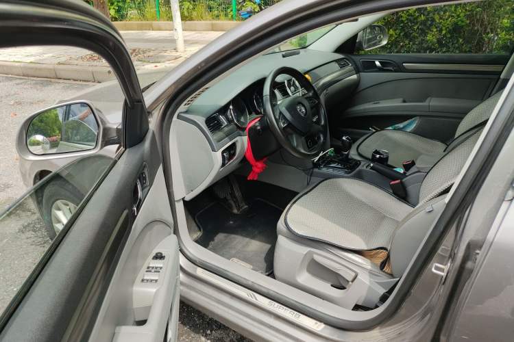 Used Skoda Superb 2013 1.8TSI Automatic MingShi Edition Driver Seat