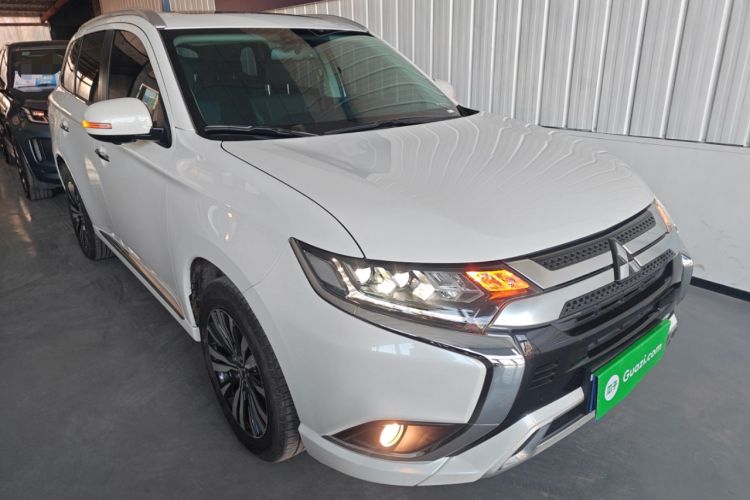 Used Mitsubishi Outlander 2021 2.4L 4x4 Zhi Xiang Edition 7 Seats
