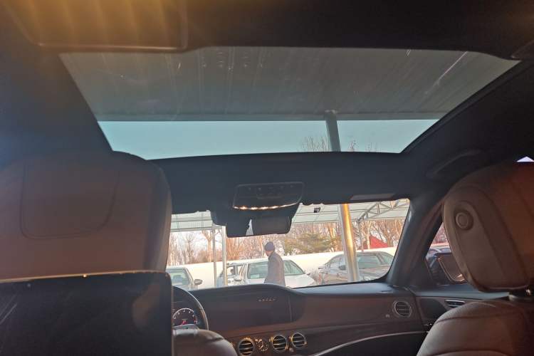 Used Mercedes-Benz S-Class 2018 S 320 L Headliner