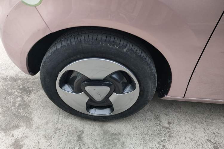 Used Geely Galaxy Panda 2023 Panda Mini 200km Dynamic Bear Left Front Wheel Hub