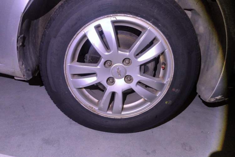 Used Chevrolet Aveo Sonic 2011 Sedan 1.4L Automatic SE