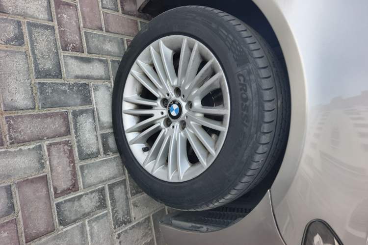 Used BMW 5 Series 2014 525Li Leading Model