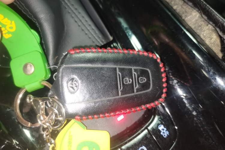 Used Toyota IZOA 2018 2.0L Yichi Version China VI Standard
