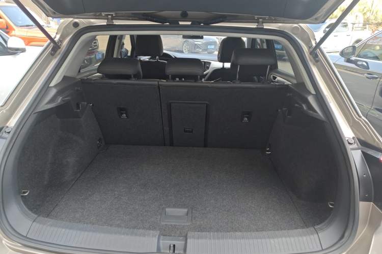 Used Volkswagen T-ROC 2020 230TSI DSG Two-Wheel Drive Advanced Version Trunk