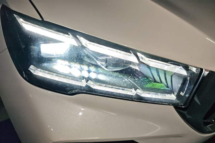 Used Geely Auto Monjaro L 2025 Dongfang Yao 2.0TD Automatic Lanxing Edition Right Front Headlight