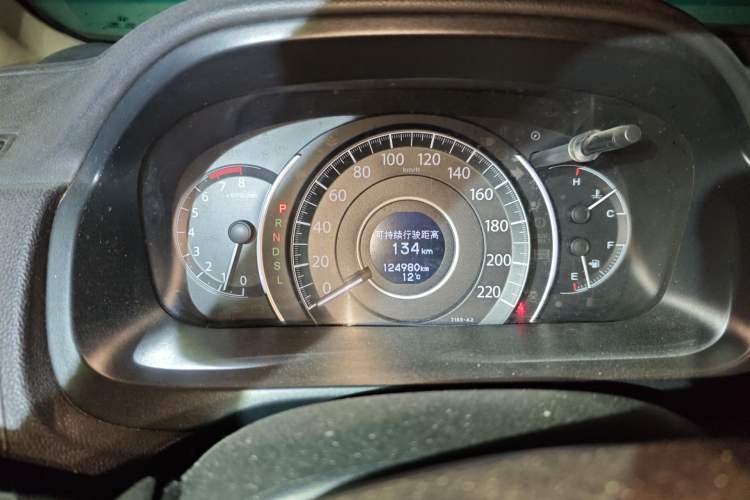 Used Honda CR-V 2015 2.0L two-wheel drive Fashion Edition Odometer Close Up