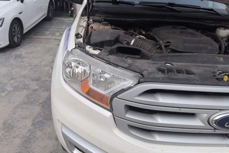 Used Ford Everest 2017 2.0T Gasoline Automatic 4x4 Elite Edition 5 Seats Right Front Headlight