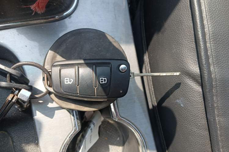 Used JAC T6 2016 2.8T Diesel Creator Edition Comfort Long-Wheelbase HFC4DA1-2C