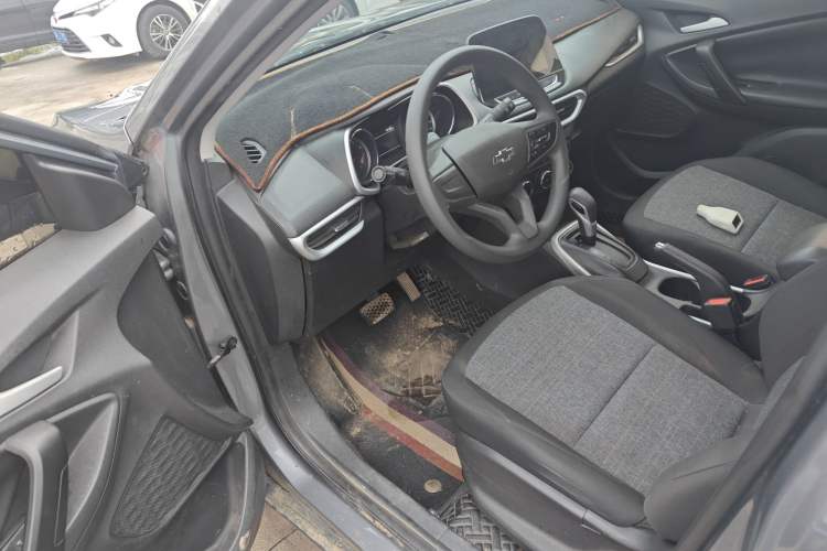 Used Chevrolet Trax 2019 Redline 335T CVT Trendy Version China VI Standard
