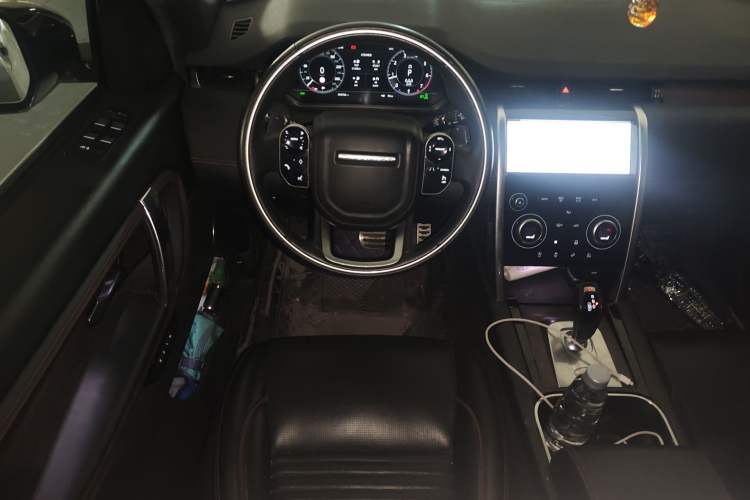 Used Land Rover Discovery Sport 2021 249 PS R-Dynamic HSE Luxury Custom Edition Steering Wheel