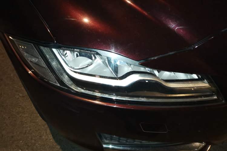 Used Jaguar XFL 2018 XFL 2.0T 250 PS Luxury Edition Right Front Headlight