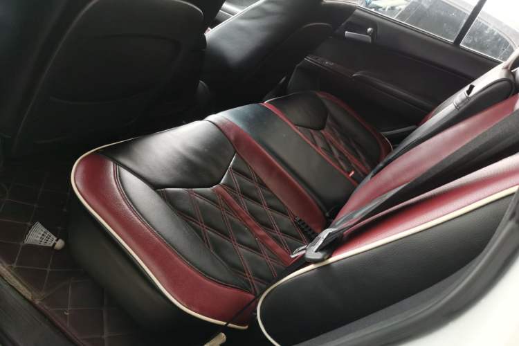 Used Roewe W5 2014 1.8T 2WD Automatic Tharu Special Edition
