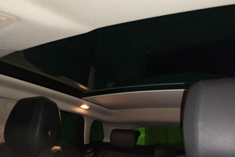 Used Land Rover Range Evoque 2016 2.0T PURE Style Edition Headliner