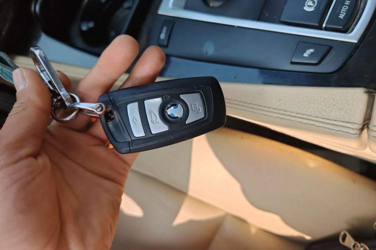 Used BMW 5 Series 2012 523Li Luxury Model
