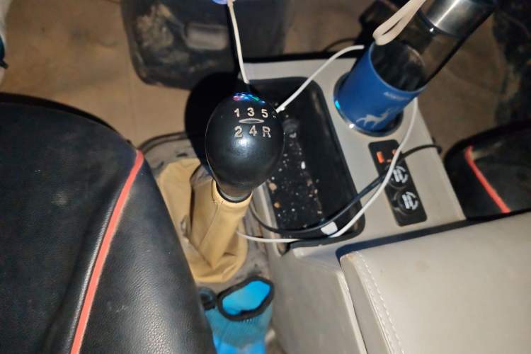 Used JAC Group Refine 2011 2.0L Shuttle Gasoline Comfort Edition HFC4GA3