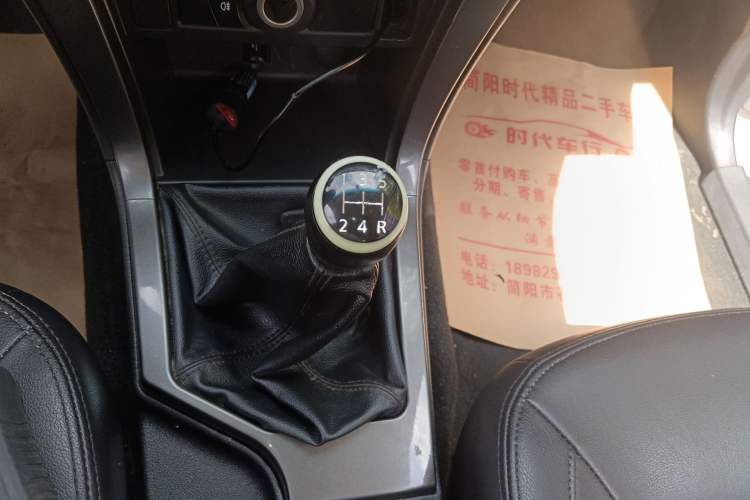 Used Great Wall Wingle 5 2017 2.4L European Version Gasoline Two-Wheel Drive Entry-Level Big Double Cab 4G69S4N
