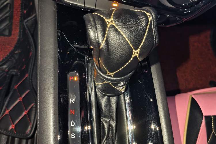 Used Honda Vezel 2017 1.8L CVT Front-Wheel Drive Pioneer Edition Gear Lever