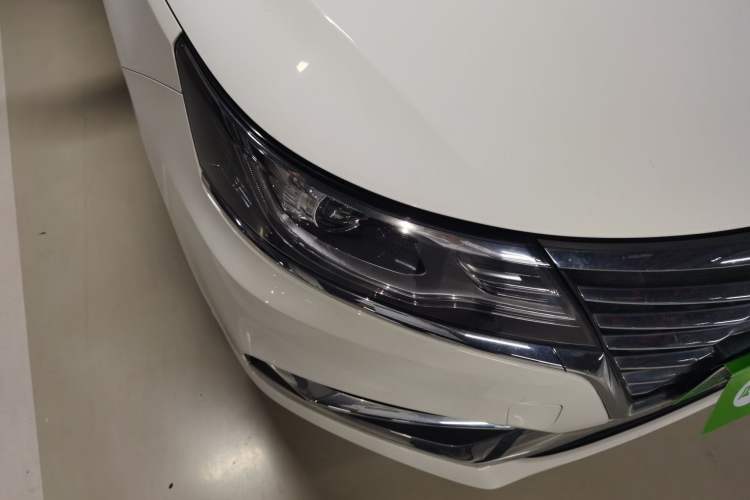 Used Roewe i6 New Energy 2017 45T Hybrid Connect & Smart Enjoyment Edition Right Front Headlight