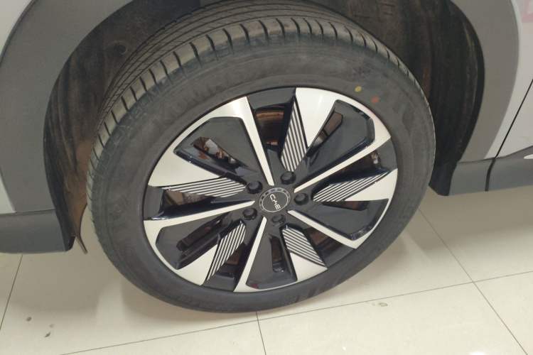 Used BYD Song PLUS New Energy 2025 DM-i 112KM Prestige Model Exterior 4