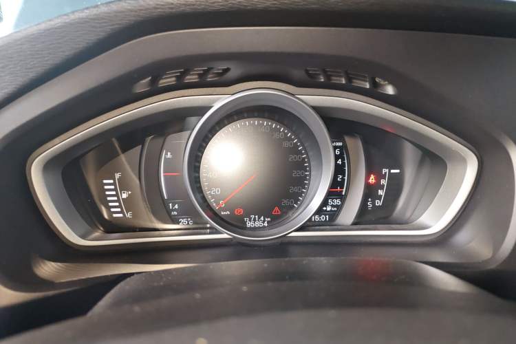 Used Volvo V40 2018 T3 Zhiya Edition Instrument Cluster